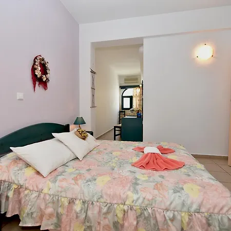 πικροδάφνες 3*