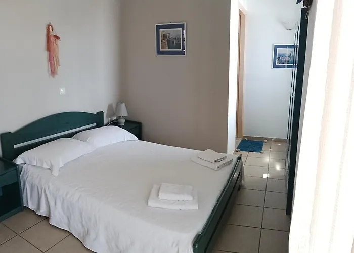 Pensión πικροδάφνες