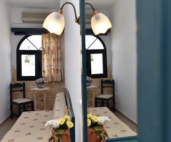 Pensión πικροδάφνες 3*